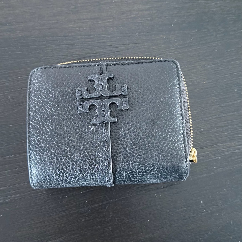 Tory Burch Black Leather Zip Wallet